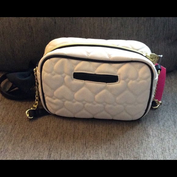 CLEARANCE SALE Betsey Johnson Handbag NWT - Picture 2 of 5
